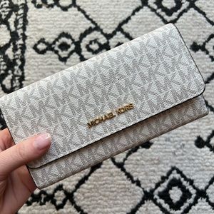 Michael Kors Trifold Jet Set Travel Wallet | BRAND NEW WITH TAGS